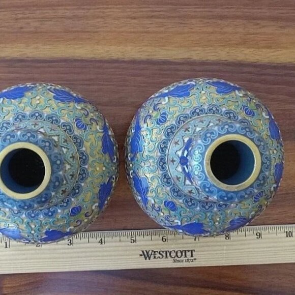 JINGFA 7" Chinese Champleve Cloisonne Garlic Head Vases Pair On Wooden Stands - Picture 4 of 6